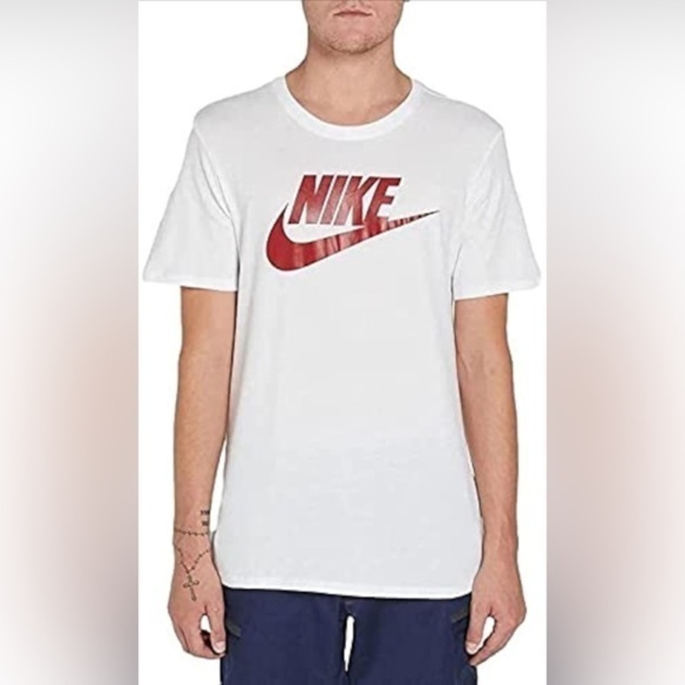 Nike Men's Sportswear Graphic Short Sleeve T Shirt Medium